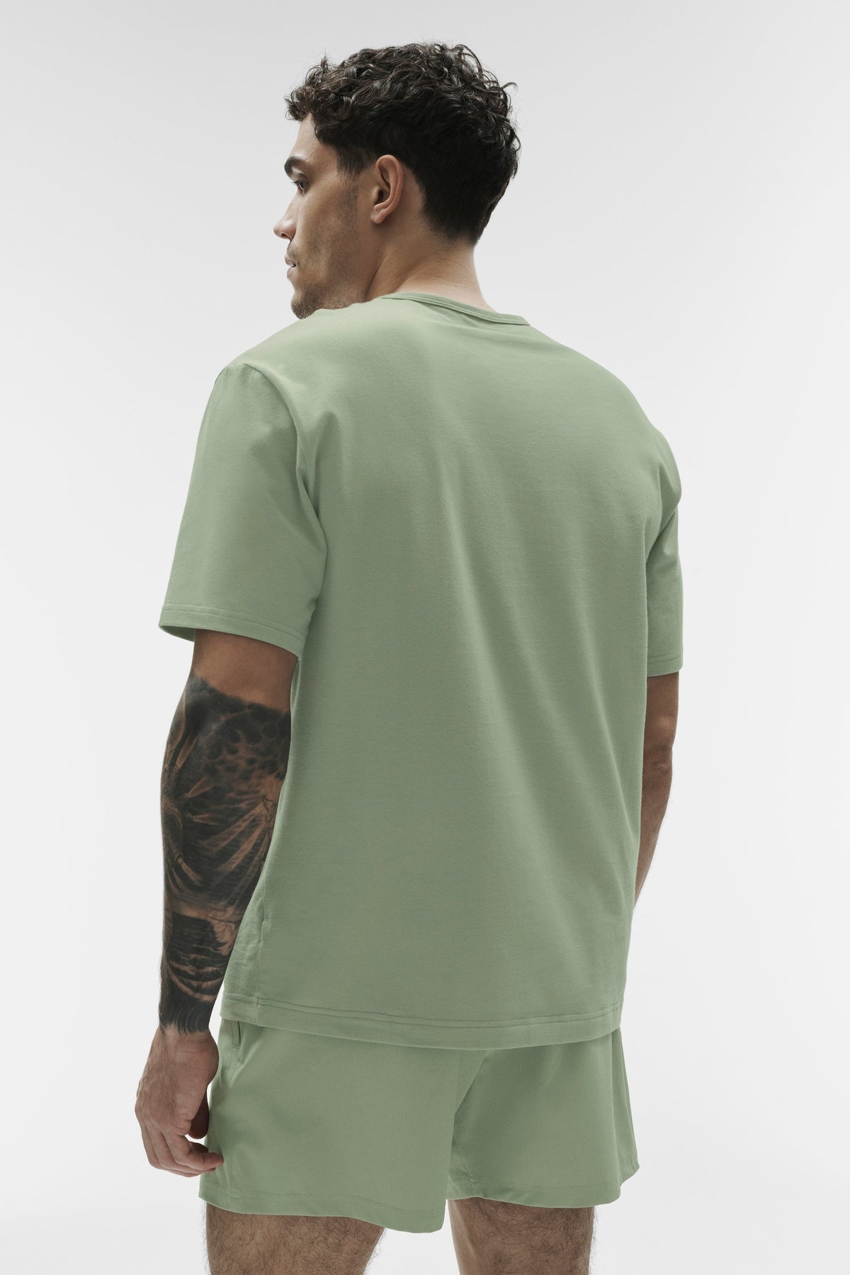 Street Essential Tee - Dune Grass